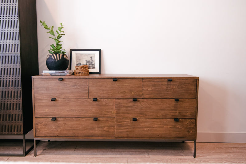 Trey 7 Drawer Dresser Auburn Poplar